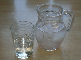 Edelstein-Wasser